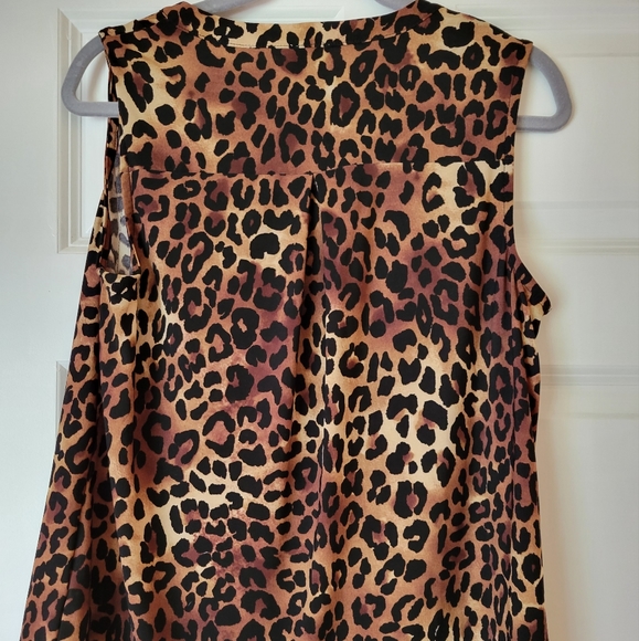 Anne Klein, Leopard print, tank top, Flowy, Zipper upper front, Women's size Med - Picture 2 of 4